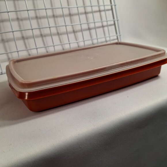Vintage Collectible Tupperware Deli Bacon Keeper Paprika Red 9.5 x 5.5 x 1.75 In - Picture 4 of 11